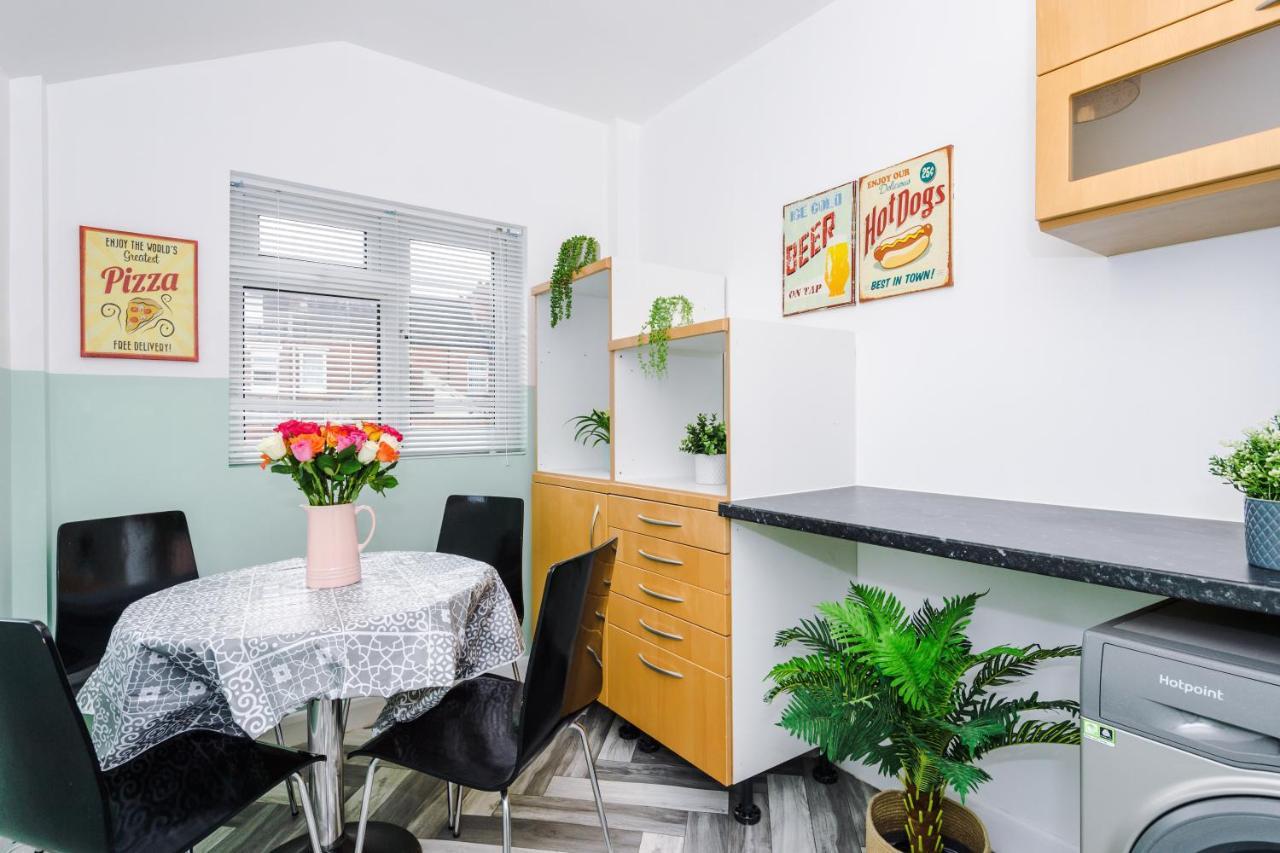 Harley House - Spacious Home With Free Netflix & Parking By Rocketbnb Coventry Exterior foto